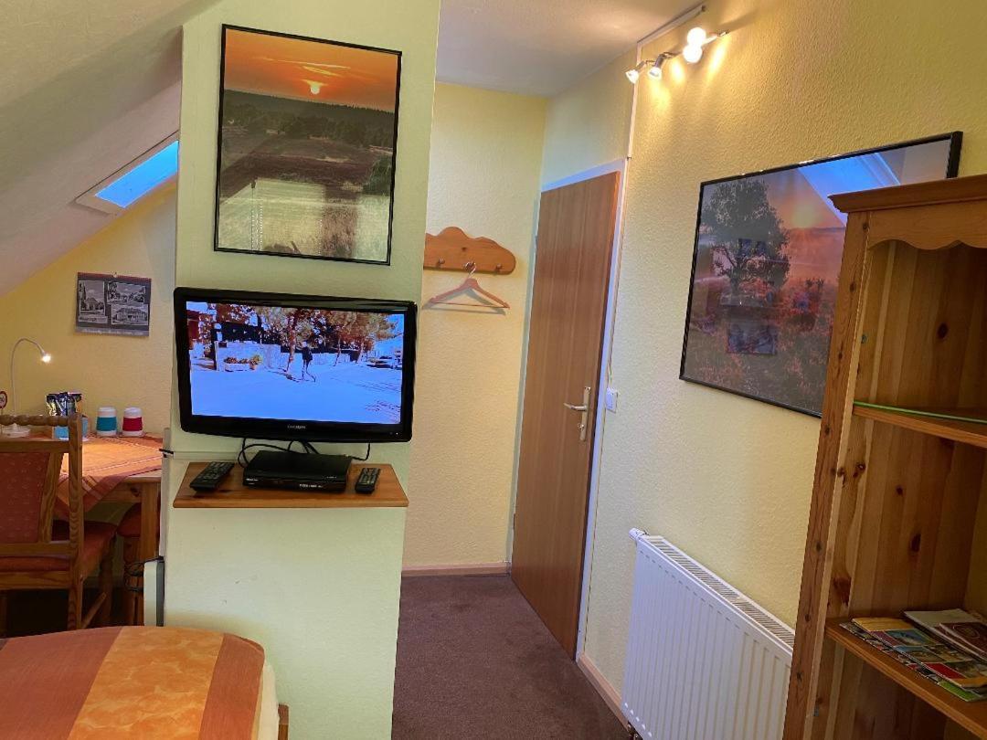 שנברדינגן Gemuetliches Zimmer Zentral In Der Lueneburger Heide מראה חיצוני תמונה